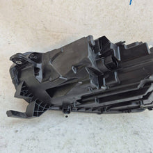 Laden Sie das Bild in den Galerie-Viewer, Frontscheinwerfer Skoda Octavia IV 5E4941016A Full LED Rechts Headlight SCH2731214263en