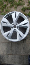 Laden Sie das Bild in den Galerie-Viewer, 1x Alufelge 20 Zoll 9.0" 5x112 42ET Glanz Silber 89A601025L Audi E-Tron Etron FEL8380892644fr