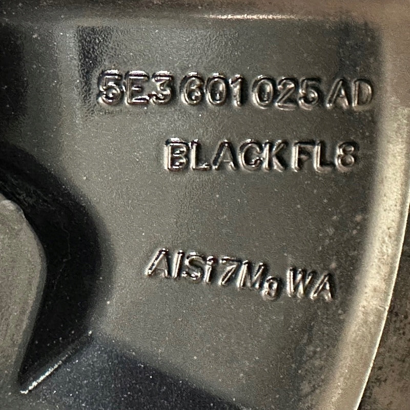 1x Alufelge 18 Zoll 7.5" 5x112 48ET Glanz Schwarz 5E3601025AD Skoda Octavia