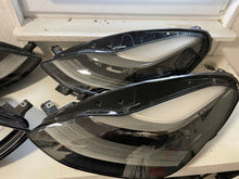 Laden Sie das Bild in den Galerie-Viewer, Frontscheinwerfer Tesla 3 1514953-00-E LED Ein Stück (Rechts oder Links)