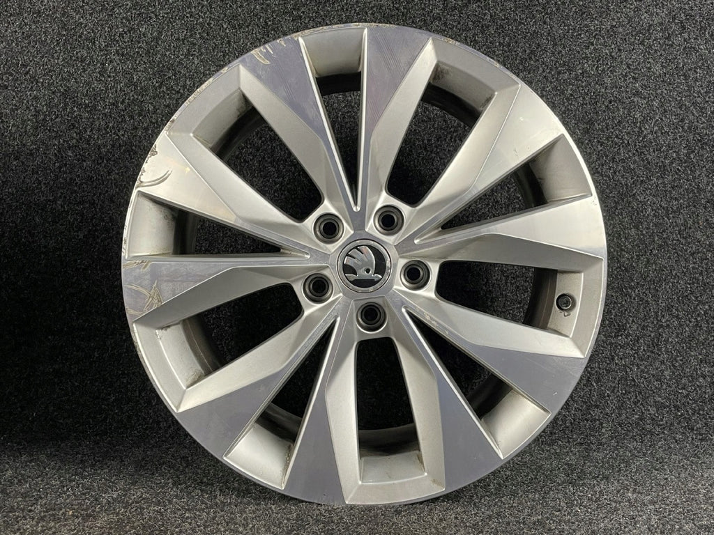 1x Alufelge 18 Zoll 8.0" 5x112 44ET Glanz Silber 3V0601025R Skoda Superb Iii FEL6661058833qc