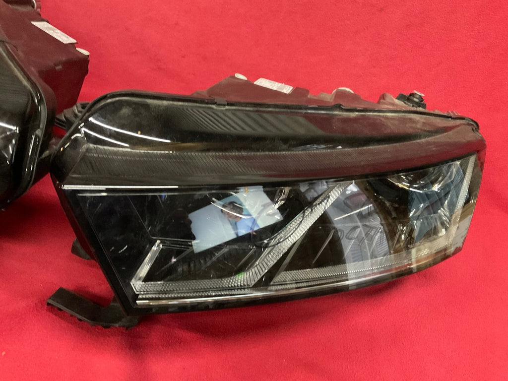 Frontscheinwerfer Skoda Octavia IV 5E4941016A 5E4941015A LED Rechts oder Links SCH4106517302cl