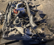 Load image into Gallery viewer, Motor Audi VW A5 A4 I CAG 2.0 TDI 228TKm Diesel Engine Komplett MOT1026903044ar