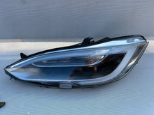 Laden Sie das Bild in den Galerie-Viewer, Frontscheinwerfer Tesla Model S 1053574-00-C LED Ein Stück (Rechts oder Links)