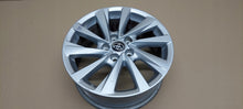 Laden Sie das Bild in den Galerie-Viewer, 1x Alufelge 17 Zoll 7.5&quot; 5x114.3 45ET Toyota Camry Rim Wheel