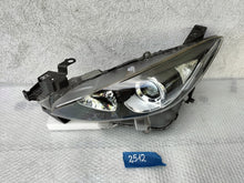 Laden Sie das Bild in den Galerie-Viewer, Frontscheinwerfer Mazda 3 B45A51040 Links Scheinwerfer Headlight SCH1660639864io