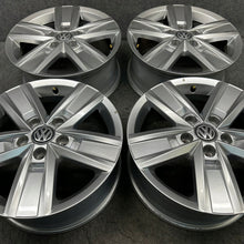 Laden Sie das Bild in den Galerie-Viewer, 4x Alufelge 17 Zoll 7.0" 5x120 55ET Glanz Silber 7E0601025P VW Multivan FEL2424943759cy