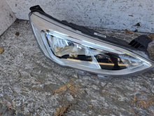 Laden Sie das Bild in den Galerie-Viewer, Frontscheinwerfer Ford Focus JX7B-13E014-AE JX7B-13E015-AE LED Rechts oder Links