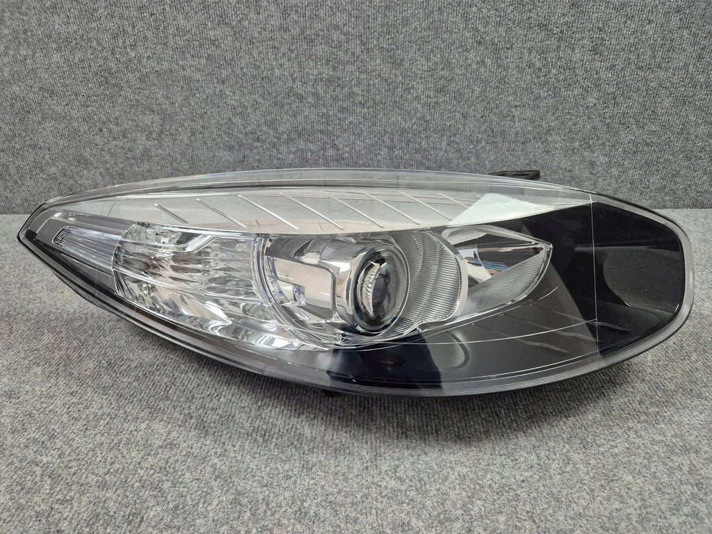 Frontscheinwerfer Renault Fluence 260606836R Vorderseite Scheinwerfer Headlight SCH8307894035if