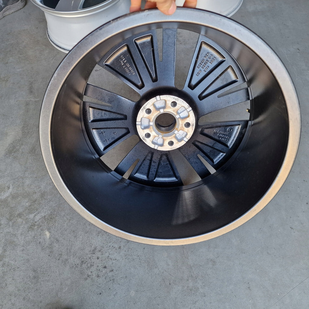 1x Alufelge 19 Zoll 8.0" 5x112 45ET Glanz Graphit 5LA601025A Mg Rim Wheel