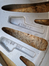 Laden Sie das Bild in den Galerie-Viewer, 1x Alufelge 18 Zoll 7.0&quot; 5x114.3 38ET Mitsubishi Outlander Rim Wheel