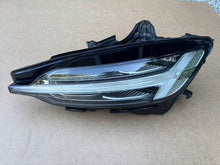 Load image into Gallery viewer, Frontscheinwerfer Volvo S60 V60 II 22025905 Links Scheinwerfer Headlight SCH8262805930ll