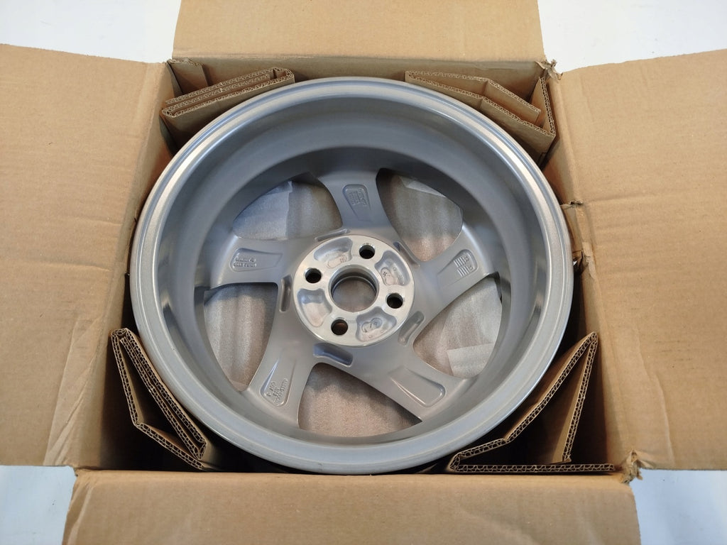 1x Alufelge 15 Zoll 5.0" 4x100 39ET Glanz Silber 42611-0DC60 Mg Aygo Rim Wheel FEL3902371159ii