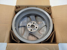 Load image into Gallery viewer, 1x Alufelge 15 Zoll 5.0" 4x100 39ET Glanz Silber 42611-0DC60 Mg Aygo Rim Wheel FEL3902371159ii