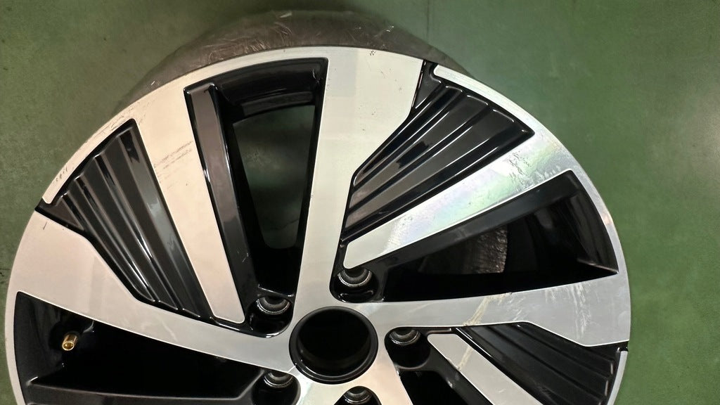 1x Alufelge 17 Zoll 6.0" 5x112 48ET Glanz Schwarz 5H0601025A VW 16 Rim Wheel FEL1657977076ti