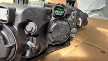 Laden Sie das Bild in den Galerie-Viewer, Frontscheinwerfer Hyundai I30 92102-G4000 Rechts Scheinwerfer Headlight SCH3442880007dm