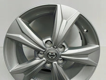 Laden Sie das Bild in den Galerie-Viewer, 1x Alufelge 17 Zoll 6.5" 5x114.3 45ET Glanz Silber PW457-10001 Toyota C-Hr Chr FEL9014038732rn