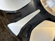 Laden Sie das Bild in den Galerie-Viewer, 1x Alufelge 18 Zoll 7.0" 5x108 47 5ET Glanz Schwarz L1TC-H1A Ford Puma Rim Wheel FEL1568745596oe
