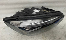 Laden Sie das Bild in den Galerie-Viewer, Frontscheinwerfer Mercedes-Benz W247 A2479061004 LED Rechts Headlight