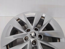 Laden Sie das Bild in den Galerie-Viewer, 1x Alufelge 17 Zoll 7.0" 5x112 46ET 5E3601025E Skoda Octavia Iv Rim Wheel FEL8370603434sc