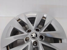 Laden Sie das Bild in den Galerie-Viewer, 1x Alufelge 17 Zoll 7.0" 5x112 46ET 5E3601025E Skoda Octavia Iv Rim Wheel FEL8370603434sc