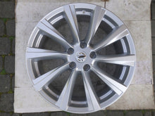 Laden Sie das Bild in den Galerie-Viewer, 1x Alufelge 19 Zoll 7.0" 5x114.3 40ET Glanz KE409-4E400 Nissan Qashqai I FEL2553236090dj