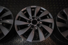 Laden Sie das Bild in den Galerie-Viewer, 4x Alufelge 17 Zoll 7.5" 5x120 43ET Glanz Silber 6796206 BMW 2 F22 1 F21 F23 F20 FEL2128103014zp