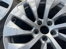 Laden Sie das Bild in den Galerie-Viewer, 1x Alufelge 18 Zoll 8.0" 5x112 4K8601025A Audi Rim Wheel FEL7831654152wr