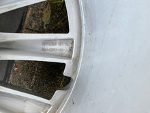 Laden Sie das Bild in den Galerie-Viewer, 1x Alufelge 19 Zoll 8.5" 5x114.3 40ET Glanz Silber 1044264-00-A Tesla Model 3 FEL2533766092il