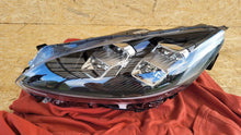 Laden Sie das Bild in den Galerie-Viewer, Frontscheinwerfer Ford Kuga LV4B-13E015-FB LED Links Scheinwerfer Headlight