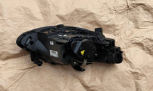 Laden Sie das Bild in den Galerie-Viewer, Frontscheinwerfer Seat Ibiza I 6J1941007N Xenon Links Scheinwerfer Headlight SCH5498202463ub