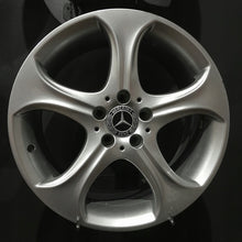 Laden Sie das Bild in den Galerie-Viewer, 4x Alufelge 18 Zoll 7.5" 5x112 44ET Glanz Silber A2054010600 Mercedes-Benz W205 FEL5553024429hb