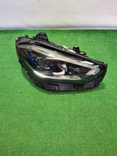 Laden Sie das Bild in den Galerie-Viewer, Frontscheinwerfer Mercedes-Benz W206 A2069062204 LED Rechts Headlight SCH1280507777jc