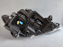 Laden Sie das Bild in den Galerie-Viewer, Frontscheinwerfer Mercedes-Benz Vito W447 A4479069700 LED Links Headlight