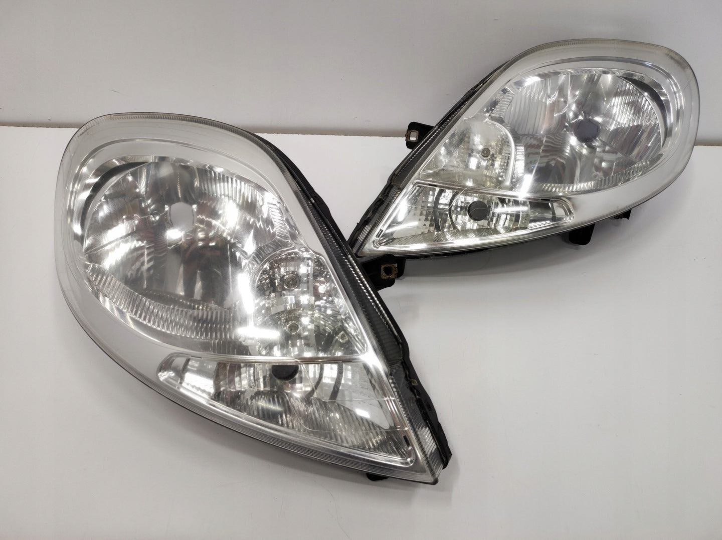 Frontscheinwerfer Renault Trafic II 8200701354 8200701356 Rechts oder Links SCH3483033991hv