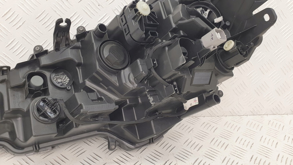 Frontscheinwerfer Toyota Corolla 81110-02S70 LED Rechts Scheinwerfer Headlight