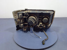 Laden Sie das Bild in den Galerie-Viewer, Frontscheinwerfer Land Rover Range II P38a XBC104230 Links Headlight SCH8148635396kc