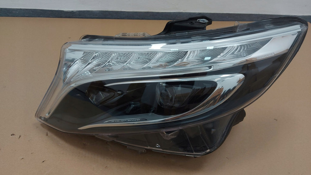 Frontscheinwerfer Mercedes-Benz Vito W447 A4479060101 1EX01128465 Links SCH3808318308rz