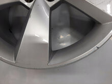 Laden Sie das Bild in den Galerie-Viewer, 1x Alufelge 17 Zoll 7.0&quot; 5x100 46ET Glanz Silber 5JA601025 Skoda Fabia Rapid