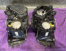 Laden Sie das Bild in den Galerie-Viewer, Frontscheinwerfer Mercedes-Benz A9618207461 Ein Satz Scheinwerfer Headlight SCH5376309355pn