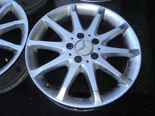 Laden Sie das Bild in den Galerie-Viewer, 4x Alufelge 17 Zoll 7.0" 5x112 49ET Glanz Weiß A1694010702 Mercedes-Benz FEL2070450875za