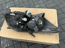 Laden Sie das Bild in den Galerie-Viewer, Frontscheinwerfer Toyota Auris 81150-02480 Xenon Links Scheinwerfer Headlight