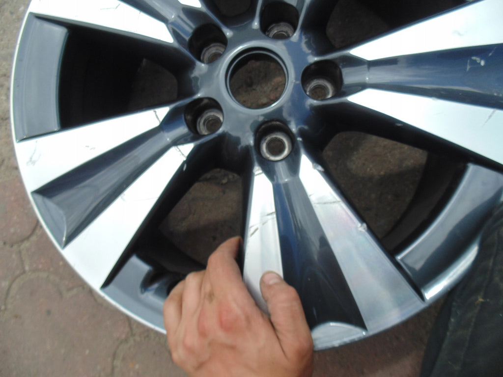 1x Alufelge 17 Zoll 6.5" 5x114.3 45ET Nissan Pulsar Rim Wheel