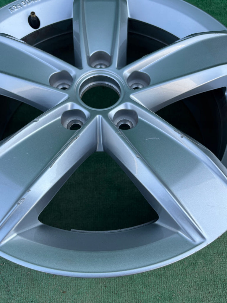 1x Alufelge 16 Zoll 6.0" 5x112 43ET Glanz Silber 2GA071496A VW T-Roc I Rim Wheel FEL8897686499nf