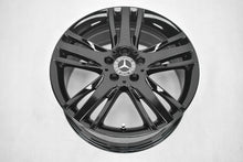 Laden Sie das Bild in den Galerie-Viewer, 1x Alufelge 18 Zoll 7.5" 5x112 52ET A2464012002 Mercedes-Benz Cla C117 Rim Wheel FEL5854628627ko