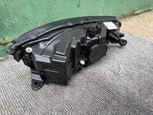 Laden Sie das Bild in den Galerie-Viewer, Frontscheinwerfer Skoda Fabia III 6V1941015F Links Scheinwerfer Headlight SCH4435369390vl