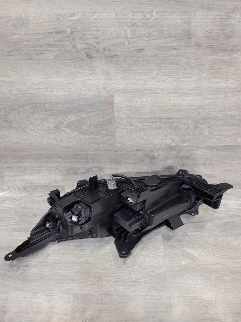 Frontscheinwerfer Mitsubishi L200 8301D382 LED Rechts Scheinwerfer Headlight