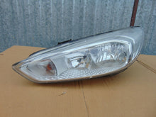 Laden Sie das Bild in den Galerie-Viewer, Frontscheinwerfer Ford Focus F1EB-13W030-NB Xenon Links Scheinwerfer Headlight SCH6031836709ij