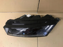 Laden Sie das Bild in den Galerie-Viewer, Frontscheinwerfer Skoda Octavia IV 5E4941015A Ein Stück (Rechts oder Links) SCH2177233483aw