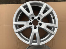 Load image into Gallery viewer, 1x Alufelge 17 Zoll 7.5&quot; 5x112 A2044015802 Mercedes-Benz 2 Rim Wheel